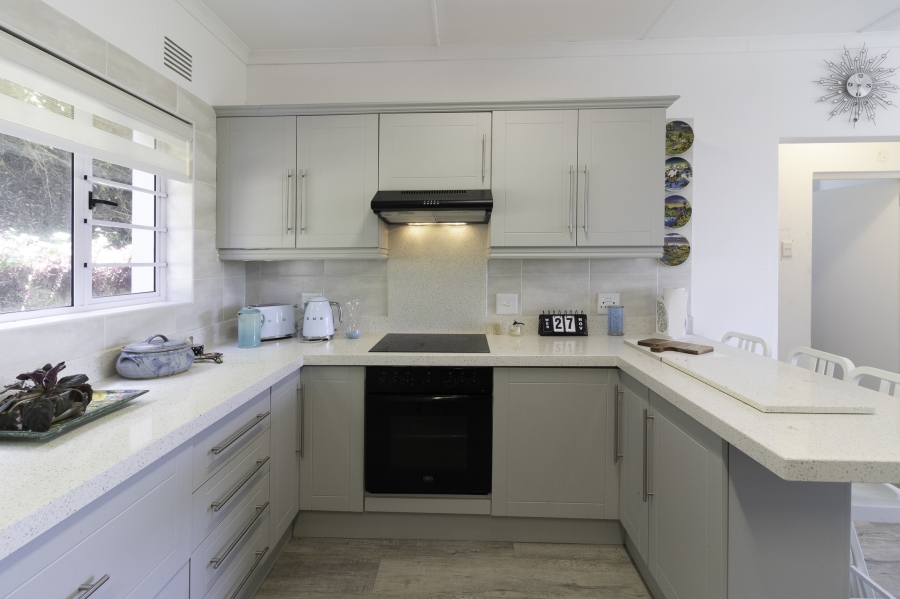 7 Bedroom Property for Sale in West Beach Eastern Cape